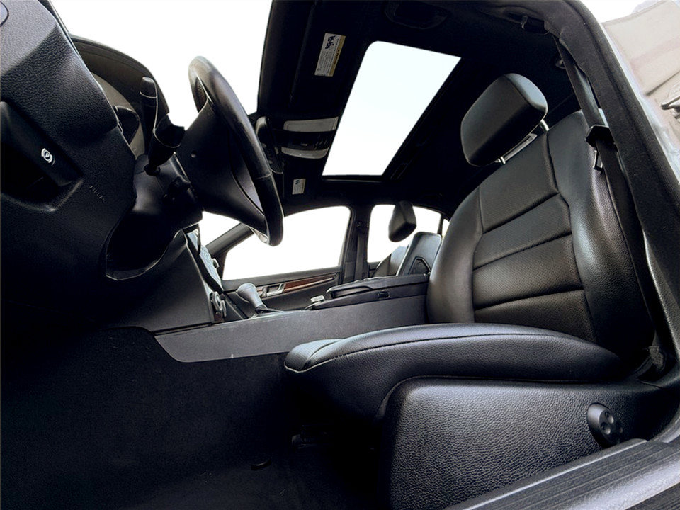 Used 2011 Mercedes-Benz C 300 Sedan image 14