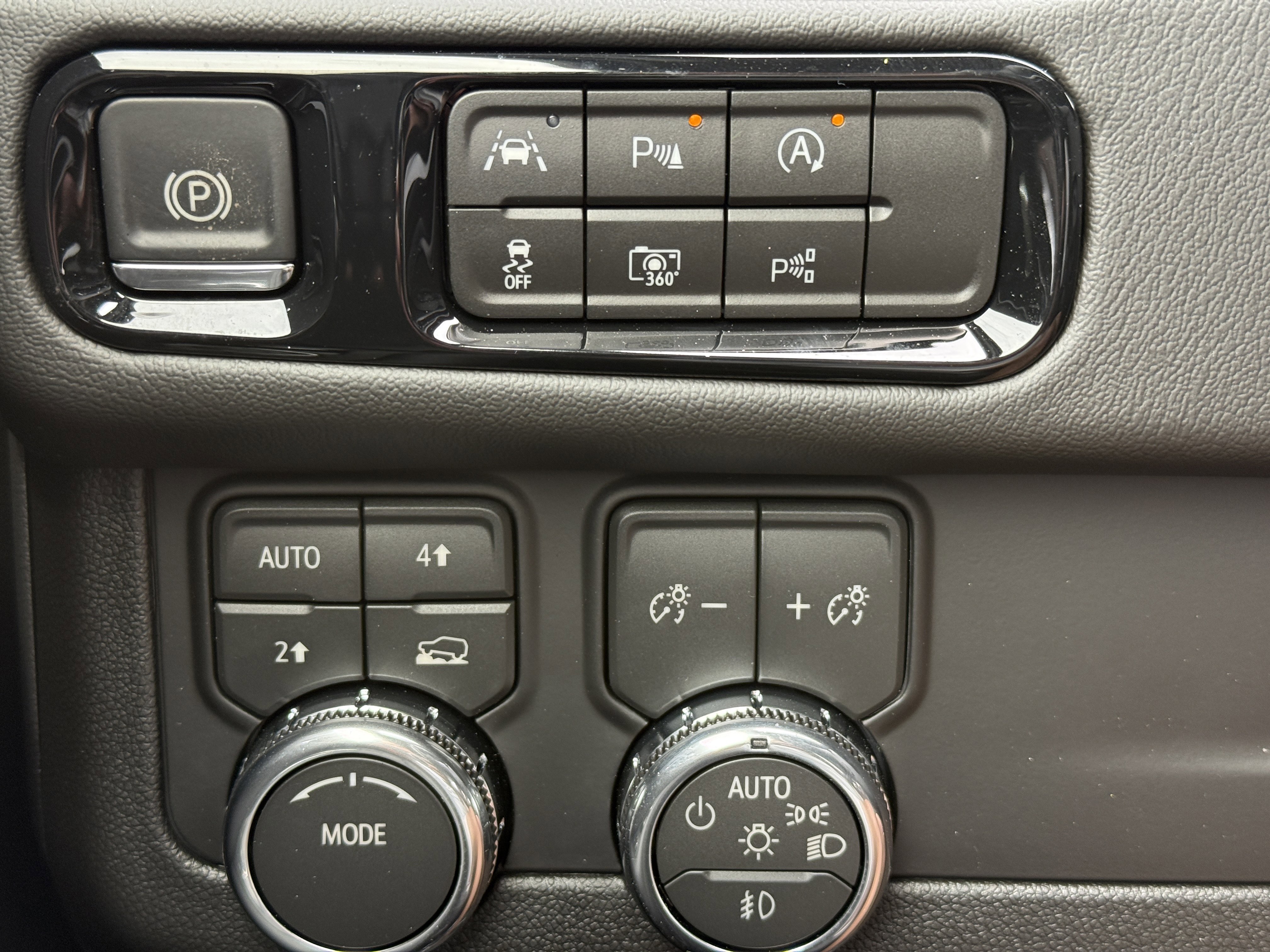 New 2026 GMC Yukon XL Denali w/ Sun & Power Step Package image 30