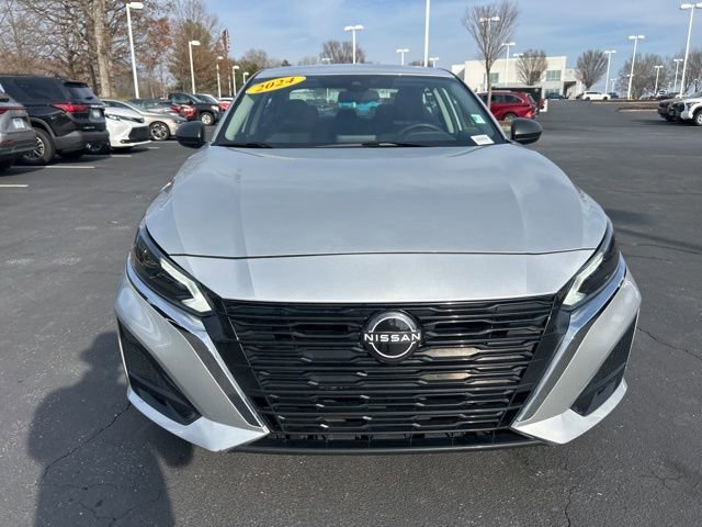 Used 2024 Nissan Altima 2.5 SV image 2