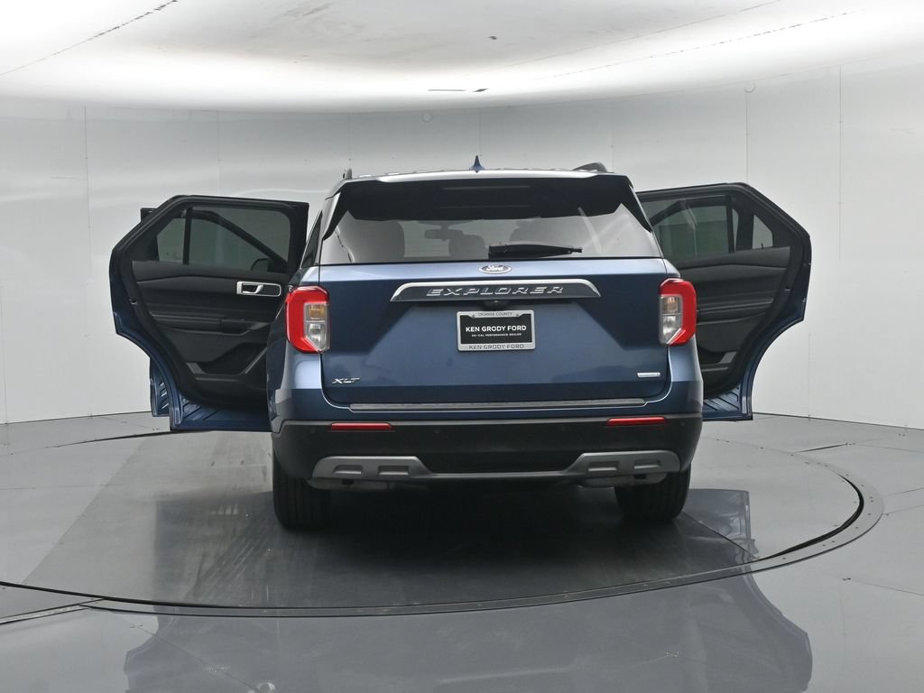 Certified 2020 Ford Explorer XLT w/ Equipment Group 202A RWD image 38