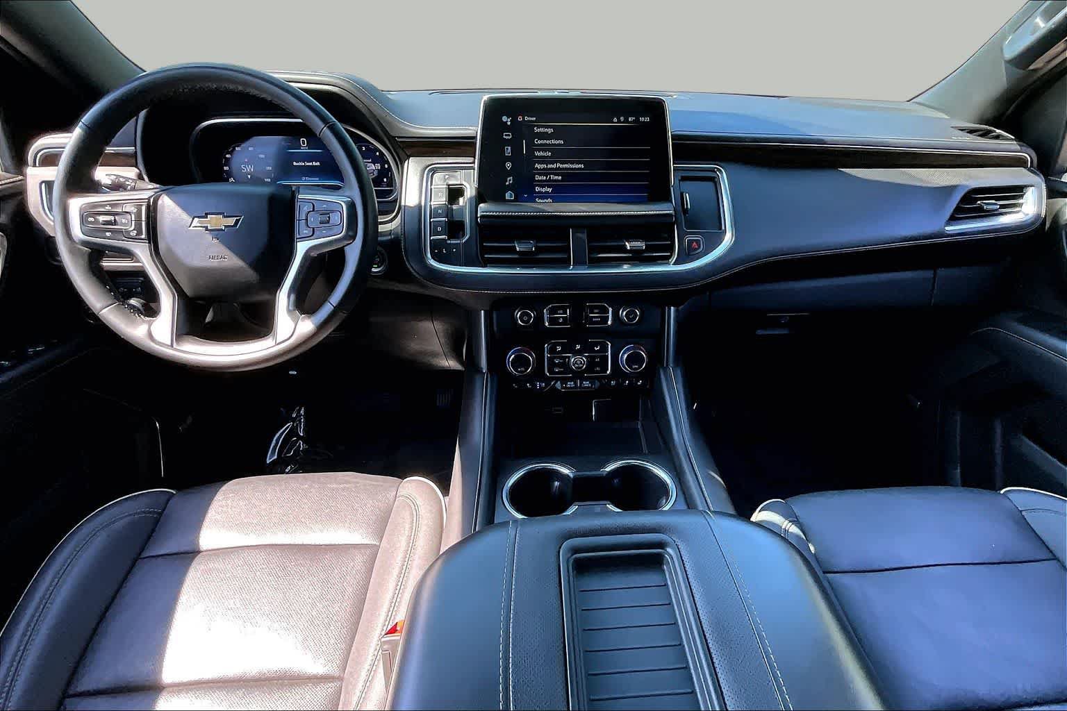 Used 2023 Chevrolet Tahoe Premier AWD/4WD image 16