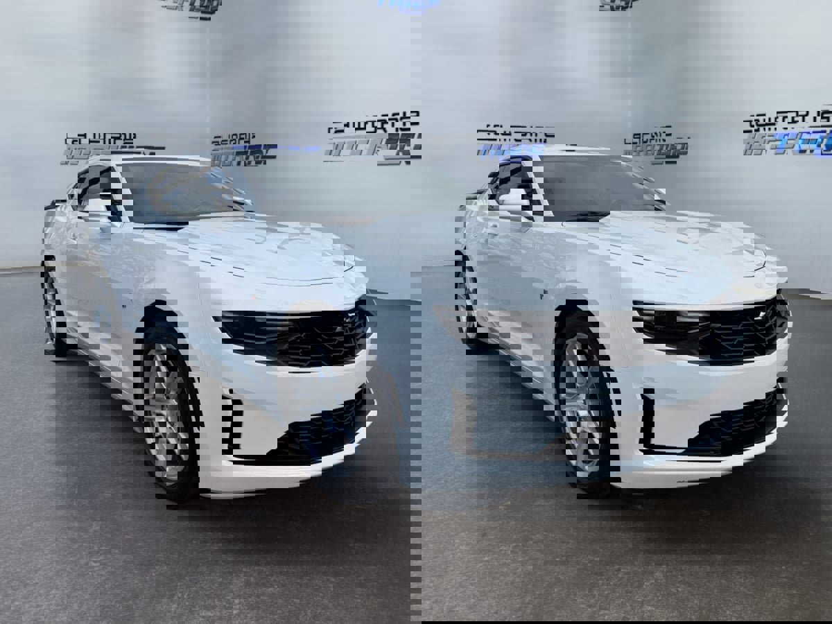 Used 2024 Chevrolet Camaro LT image 3