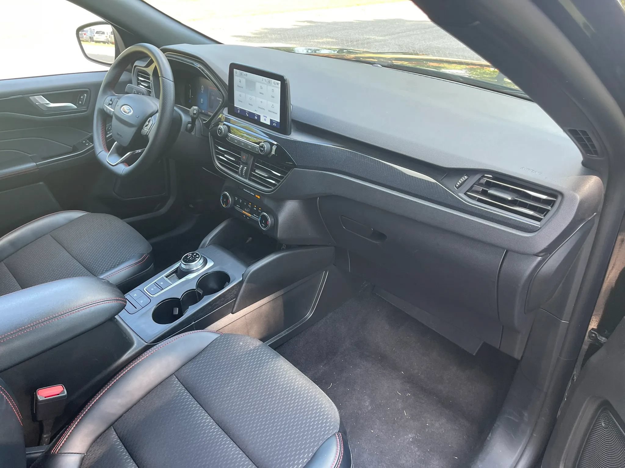 Used 2025 Ford Escape ST-Line FWD image 14