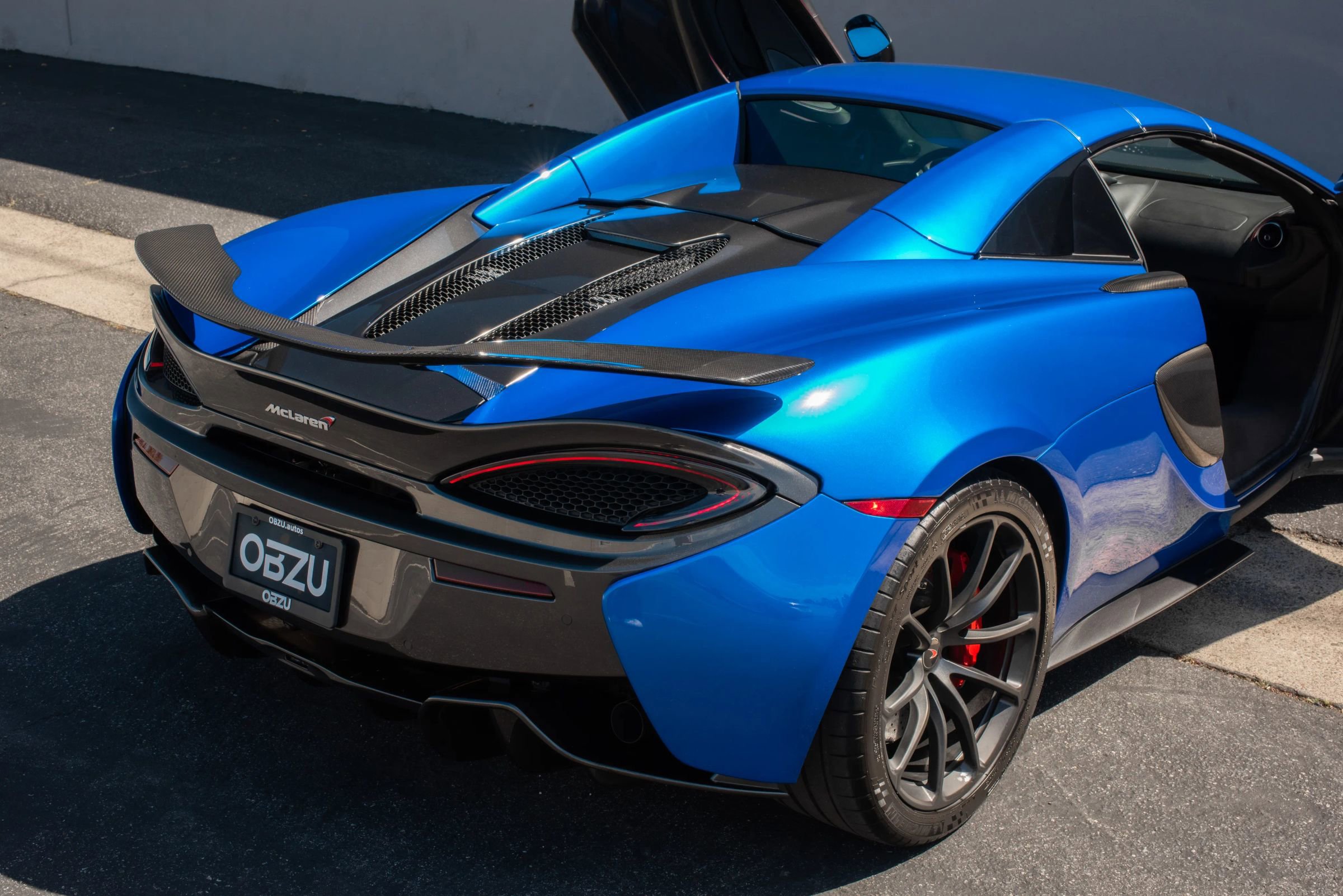 Used 2018 McLaren 570S Spider RWD image 25
