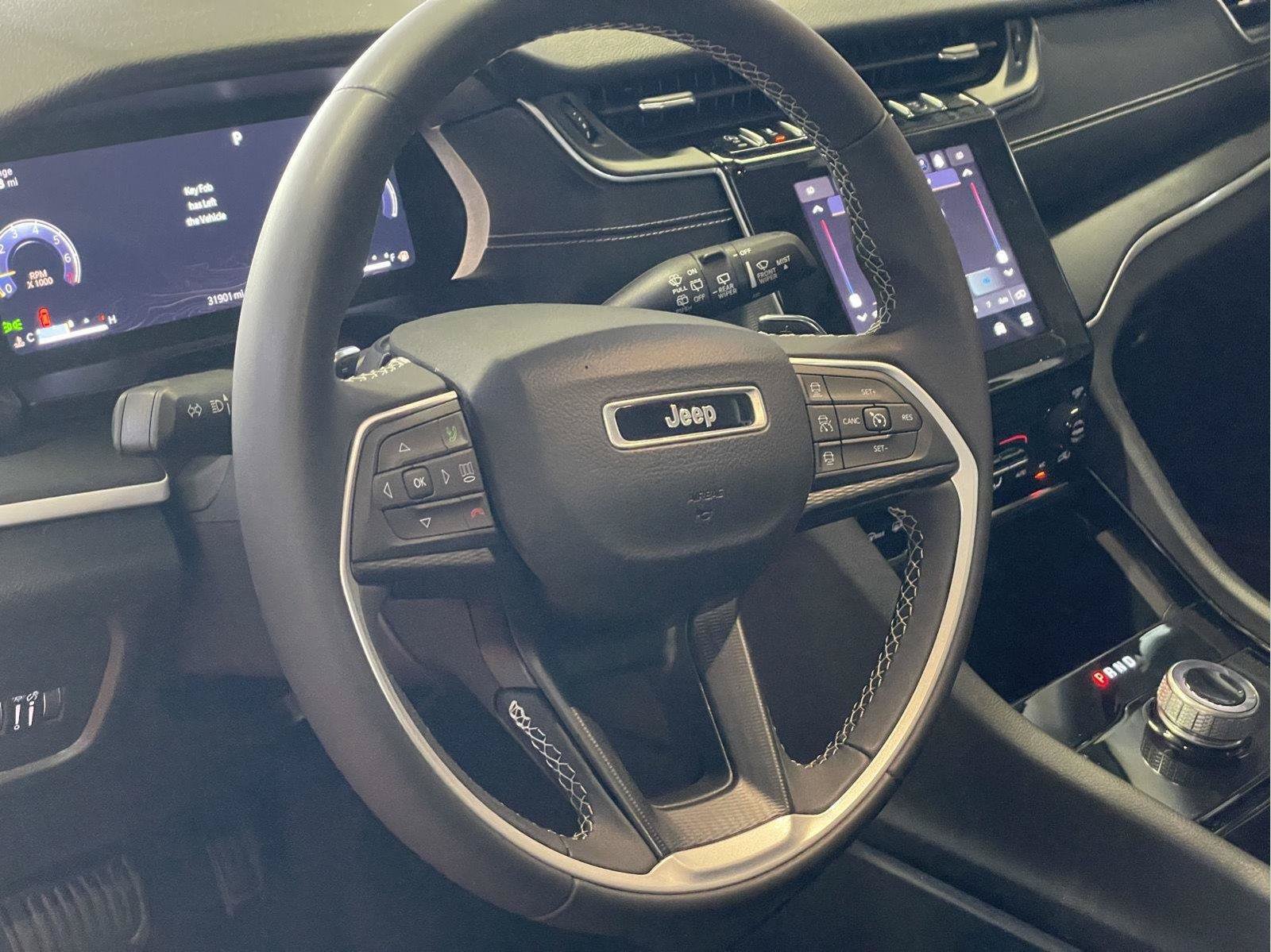 Used 2023 Jeep Grand Cherokee L Laredo AWD/4WD image 13