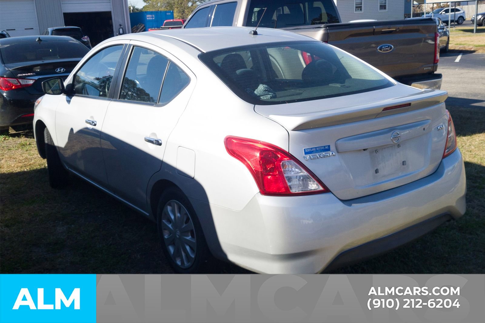 Used 2019 Nissan Versa SV image 21