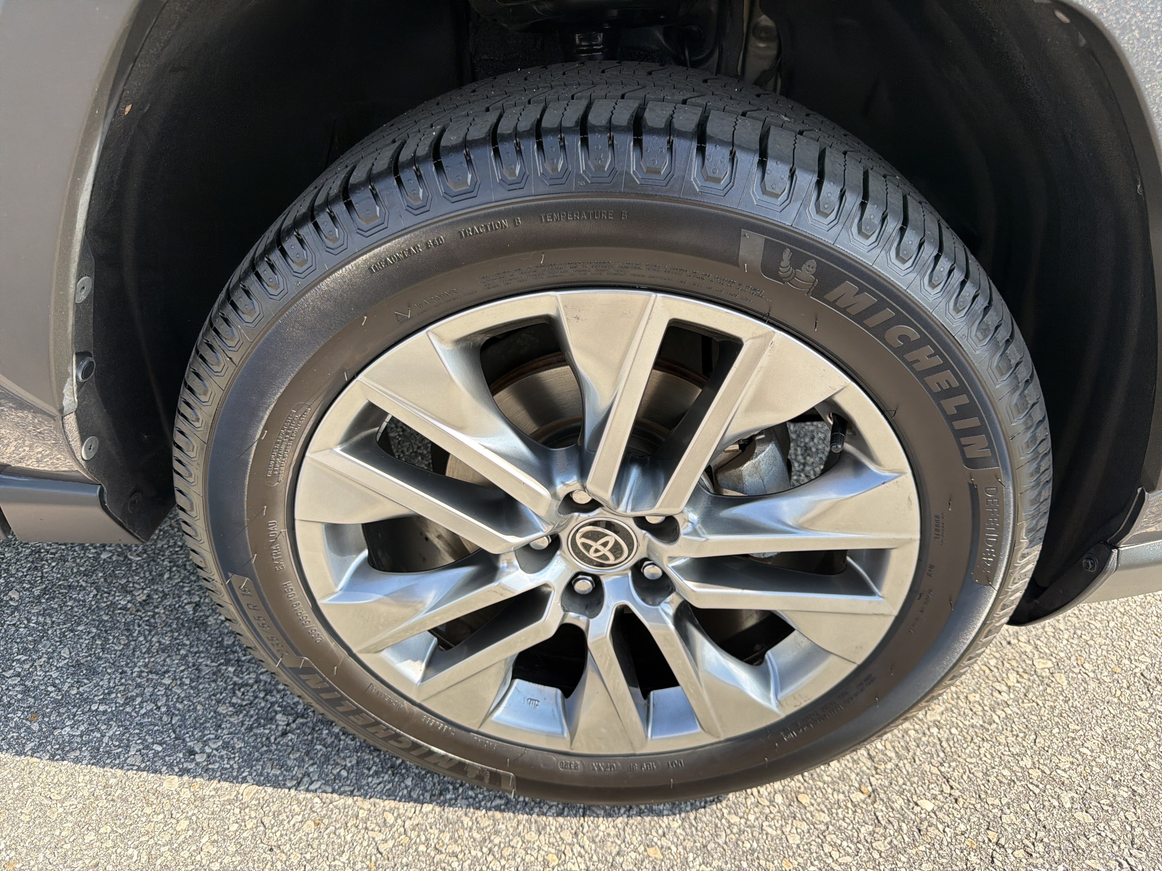 Certified 2022 Toyota RAV4 XLE Premium AWD/4WD image 22