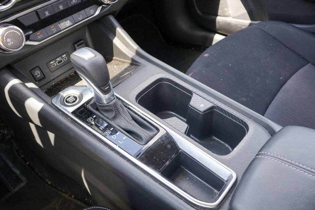 Certified 2025 Nissan Sentra SV image 15