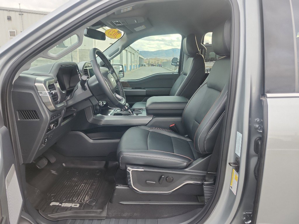 Used 2023 Ford F150 Lariat w/ Trailer Tow Package image 6