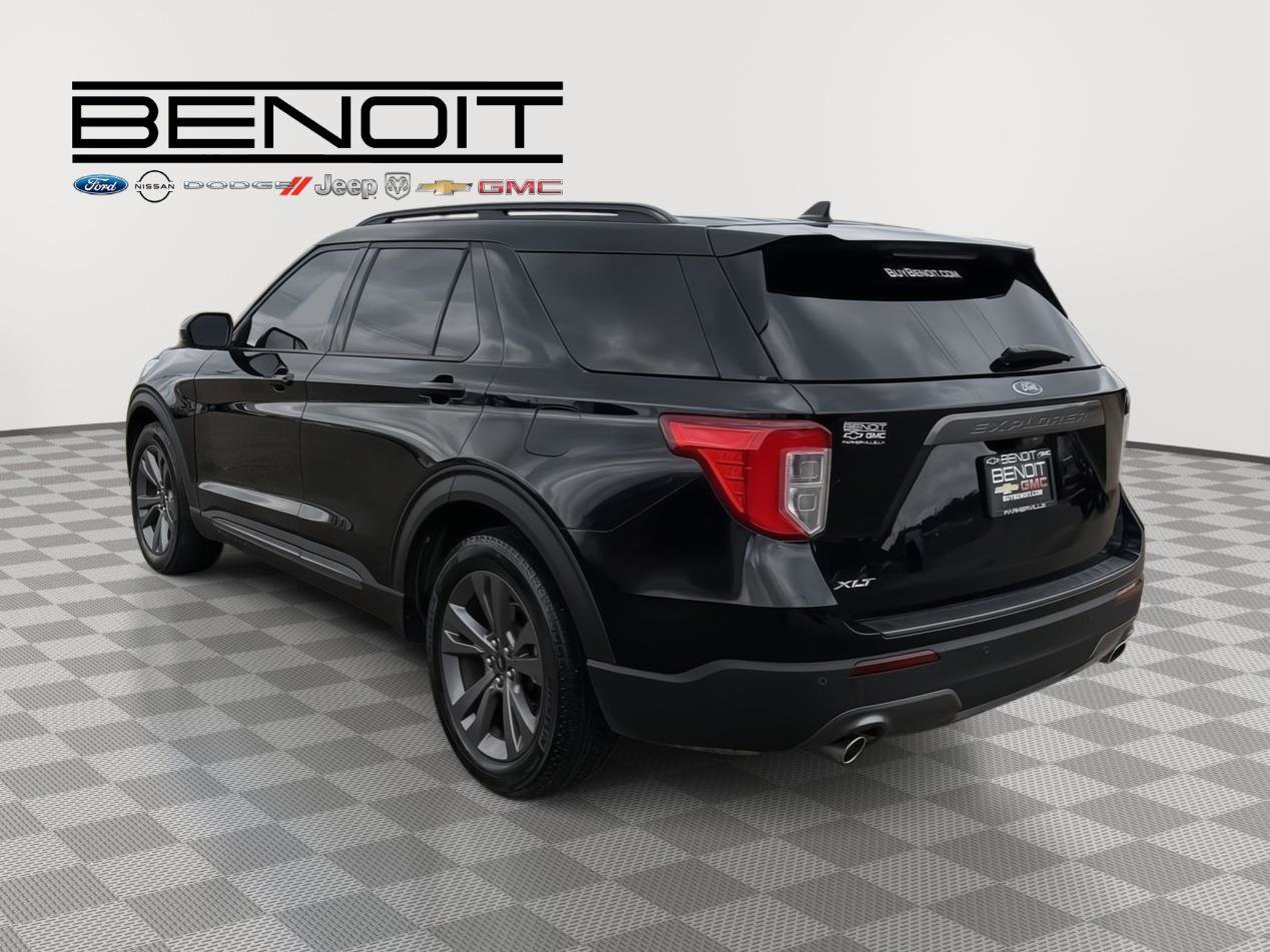 Used 2023 Ford Explorer XLT w/ Equipment Group 202A image 3
