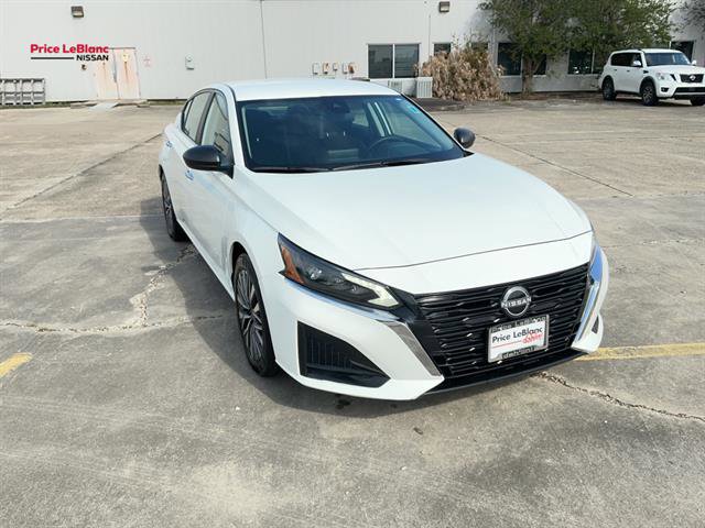 Used 2025 Nissan Altima 2.5 SV FWD image 3