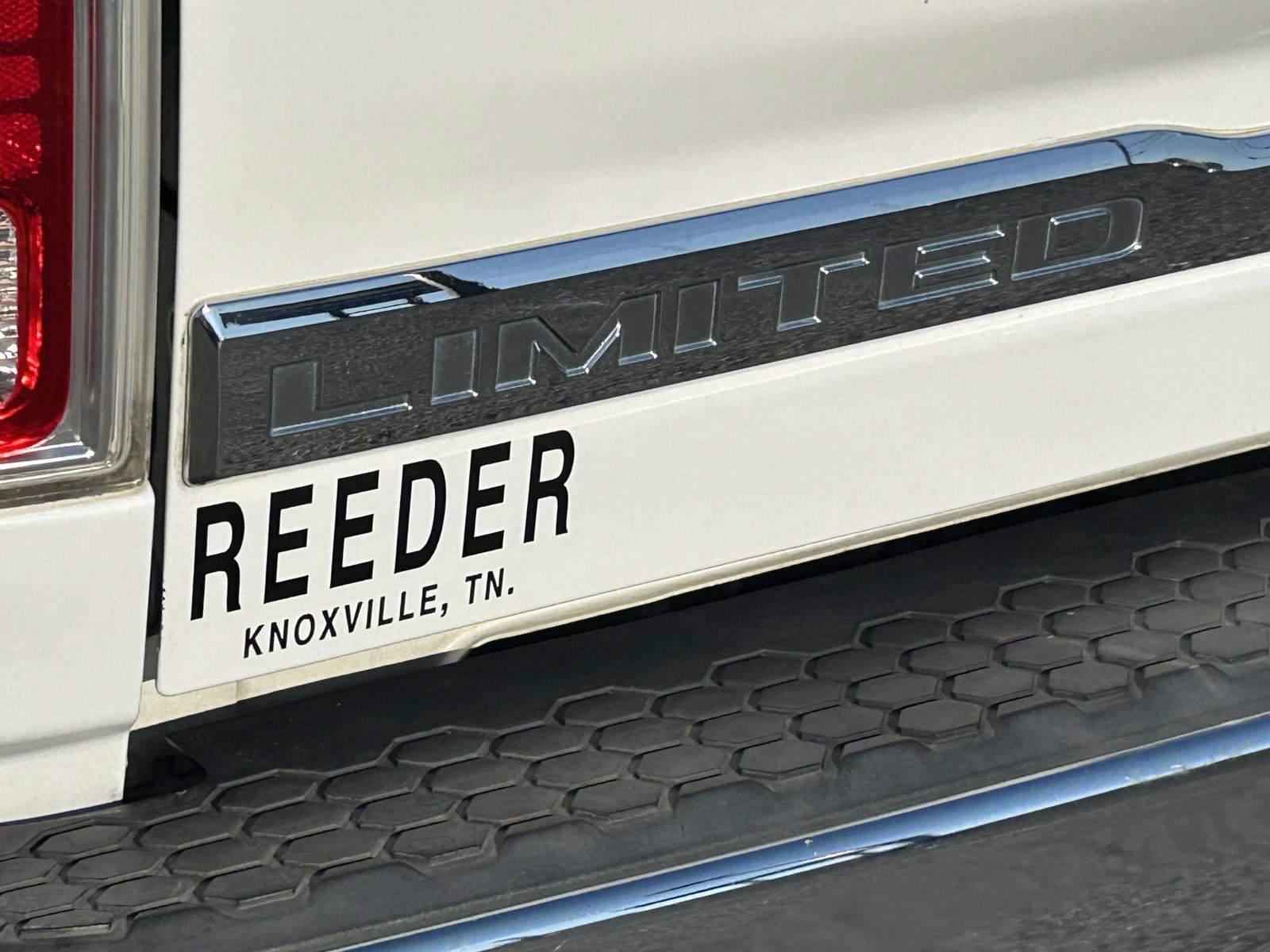 Used 2015 RAM 1500 Limited AWD/4WD image 15