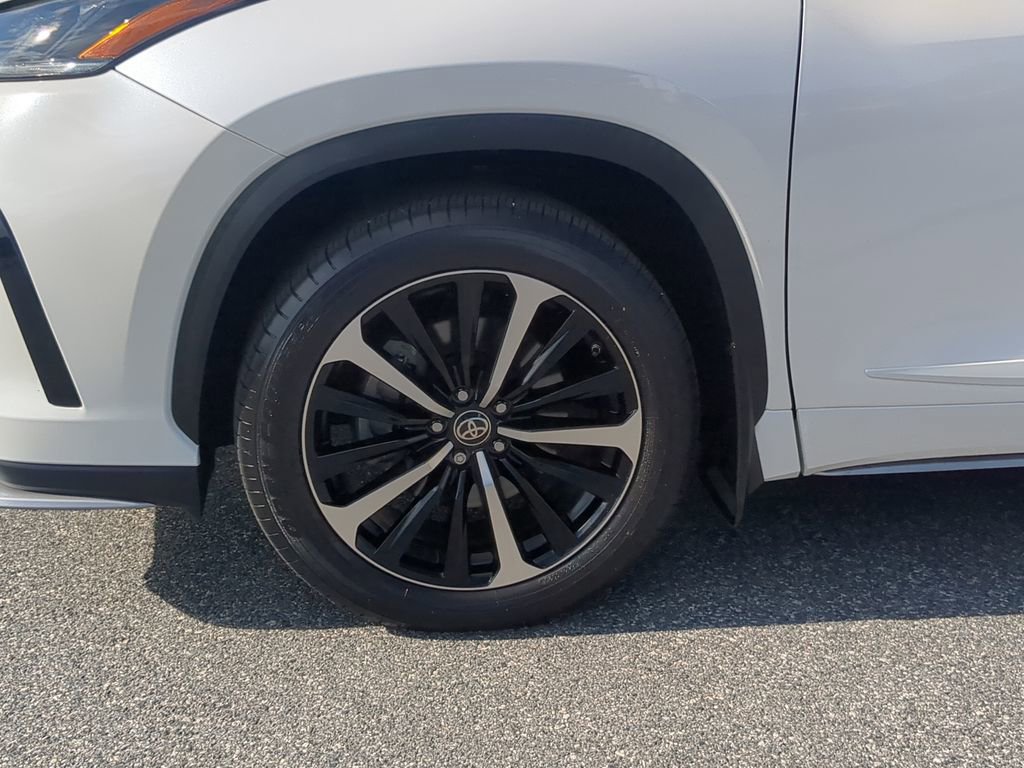 Used 2021 Toyota Highlander XSE image 19