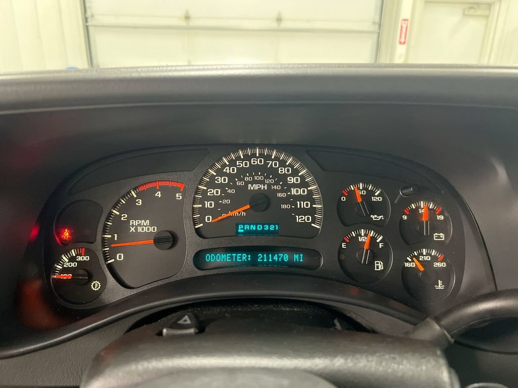 Used 2004 Chevrolet Silverado 2500 LT w/ Skid Plate Package AWD/4WD image 12