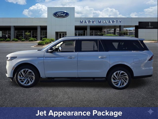 New 2026 Lincoln Navigator L Reserve AWD/4WD image 4