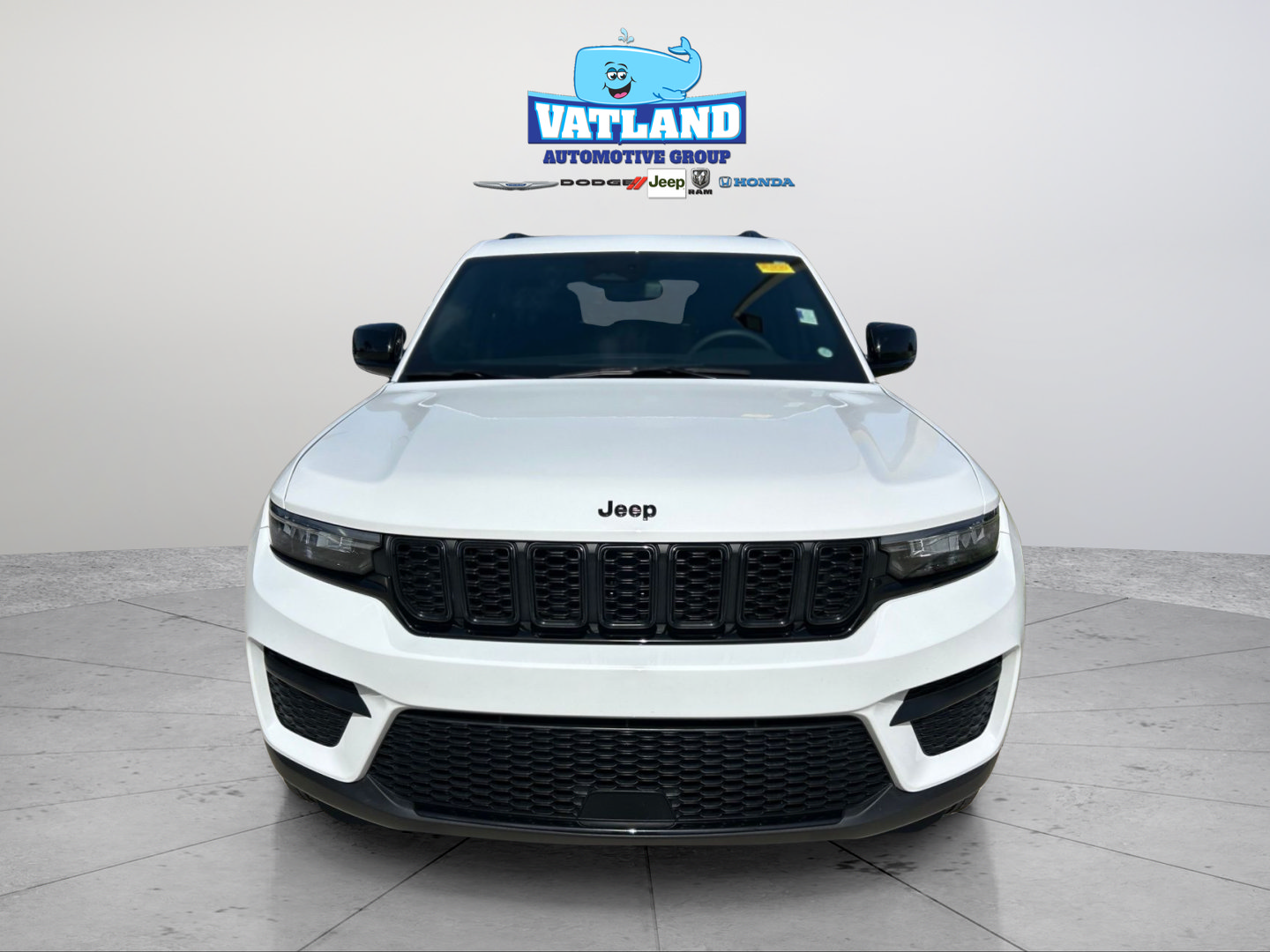 Certified 2024 Jeep Grand Cherokee Altitude RWD image 8
