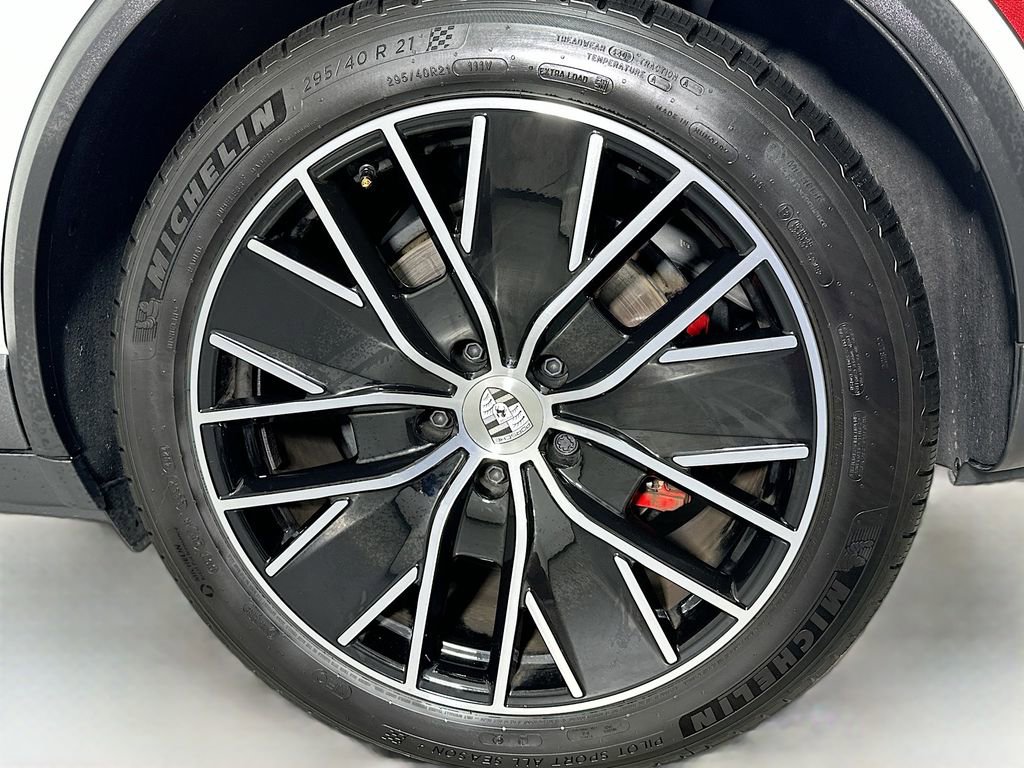 Used 2025 Porsche Macan 4S Electric image 34