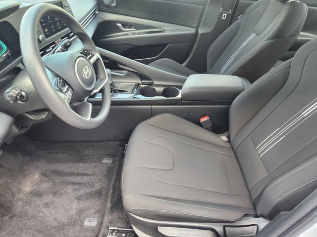 Used 2025 Hyundai Elantra Hybrid FWD image 10