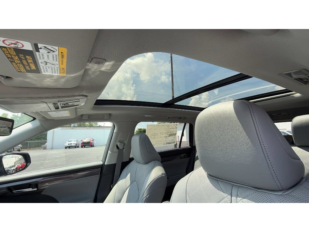 New 2026 Toyota Highlander Platinum AWD/4WD image 33