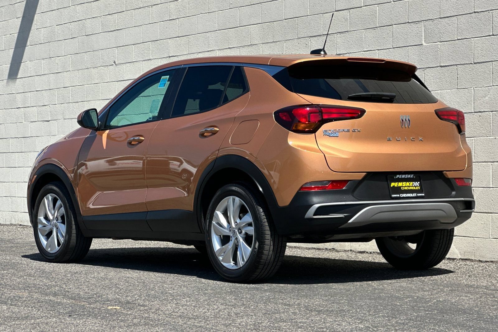 Certified 2025 Buick Encore GX Preferred FWD image 6