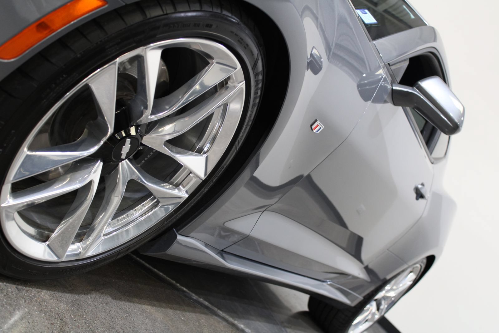 Used 2019 Chevrolet Camaro SS w/ LPO, Ground Effects Package RWD image 8