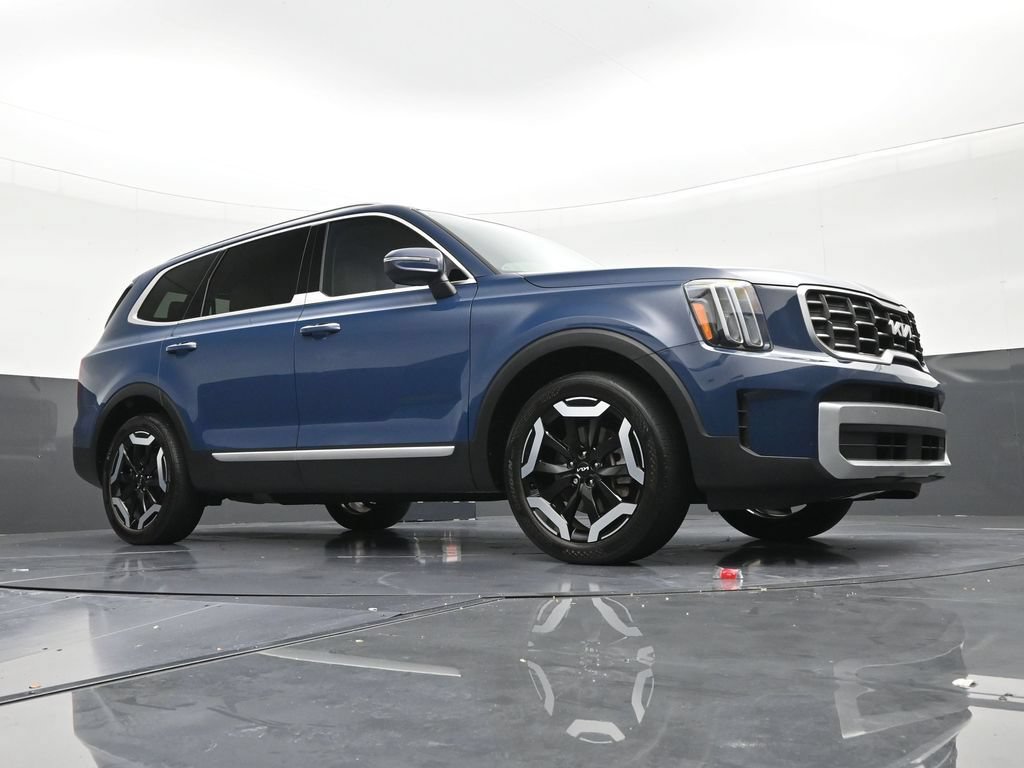 Used 2024 Kia Telluride S FWD image 26