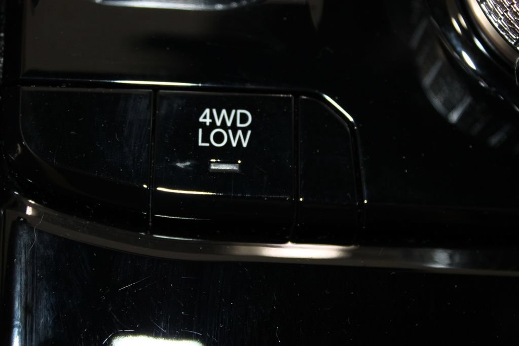 Used 2024 Jeep Grand Cherokee Summit AWD/4WD image 52