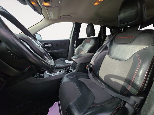 Used 2015 Jeep Cherokee Trailhawk w/ Cold Weather Group image 9