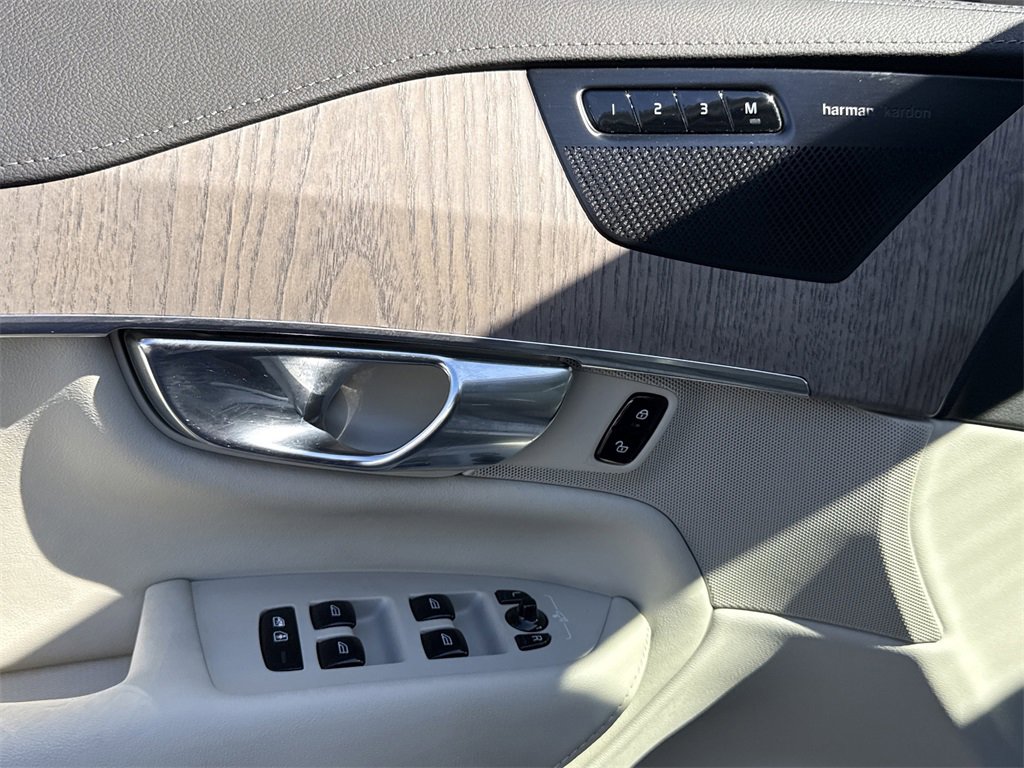 Used 2022 Volvo XC90 T6 Inscription w/ Advanced Package image 25