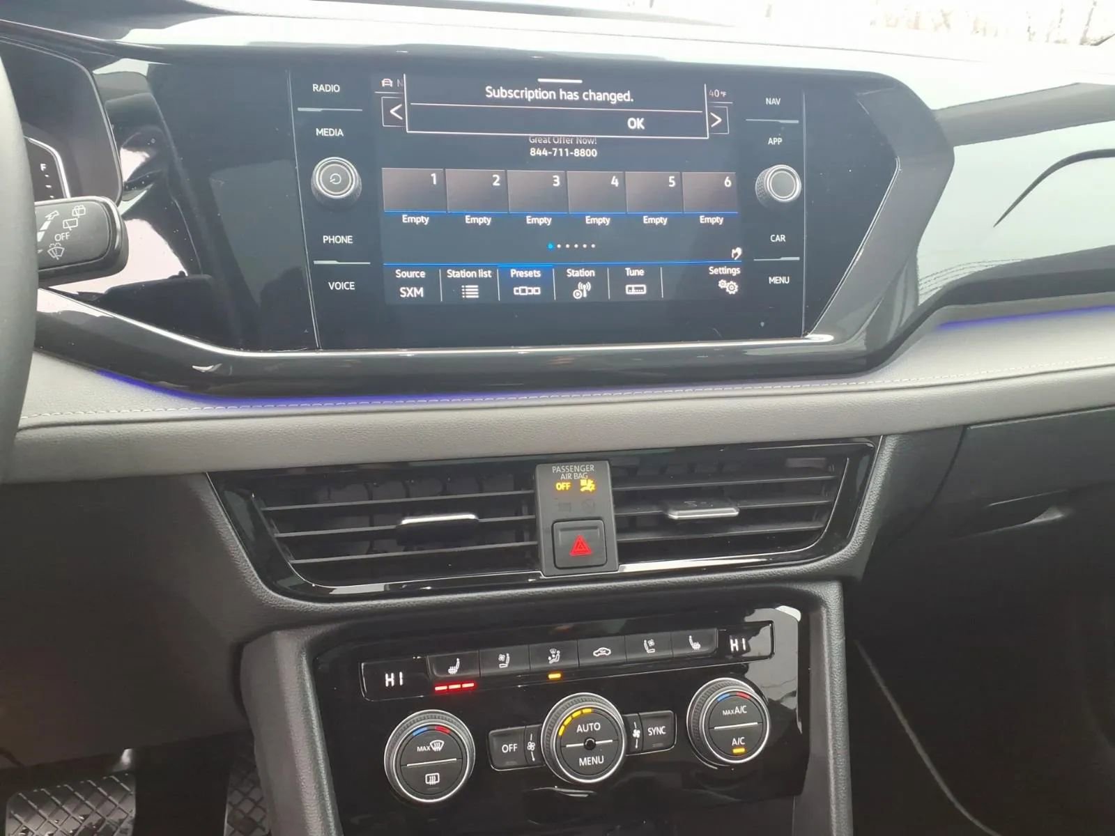 Used 2022 Volkswagen Taos SEL w/ Panoramic Sunroof Package AWD/4WD image 32