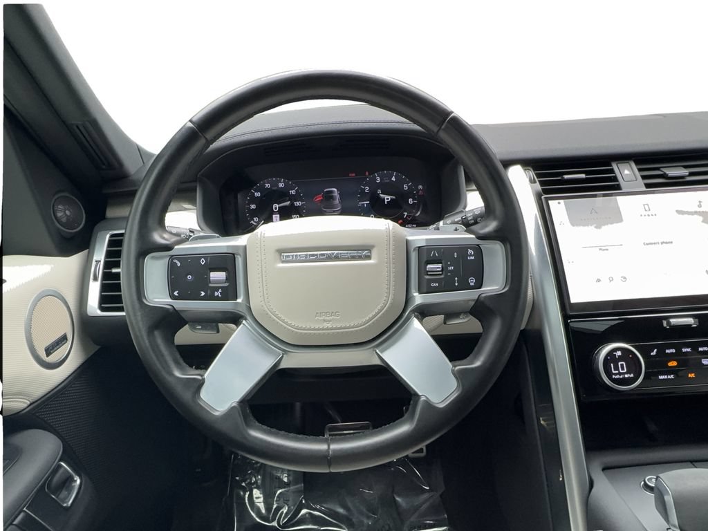 Used 2023 Land Rover Discovery Metropolitan Edition AWD/4WD image 40