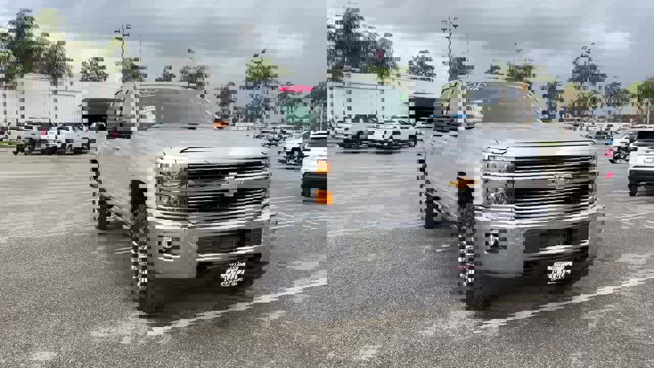 Used 2016 Chevrolet Silverado 2500 LT w/ LT Convenience Package image 4