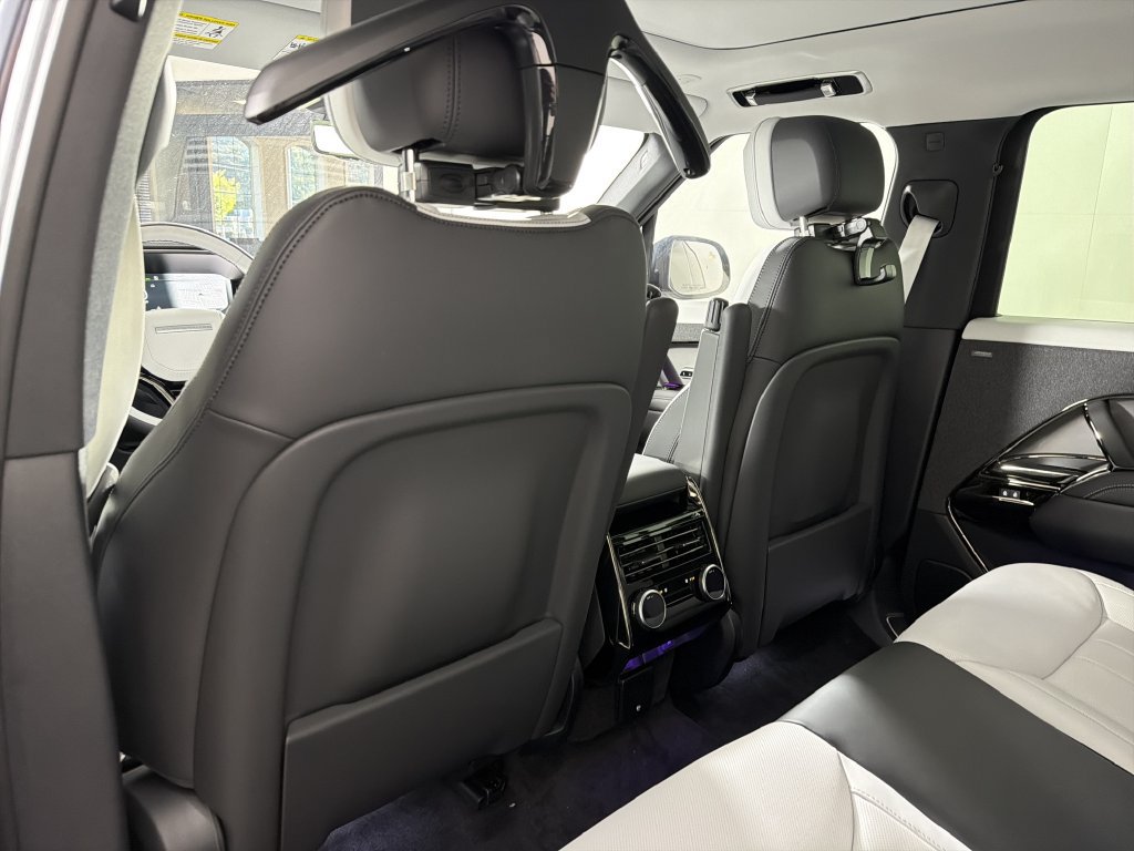 New 2027 Land Rover Range Rover Sport Dynamic SE AWD/4WD image 28