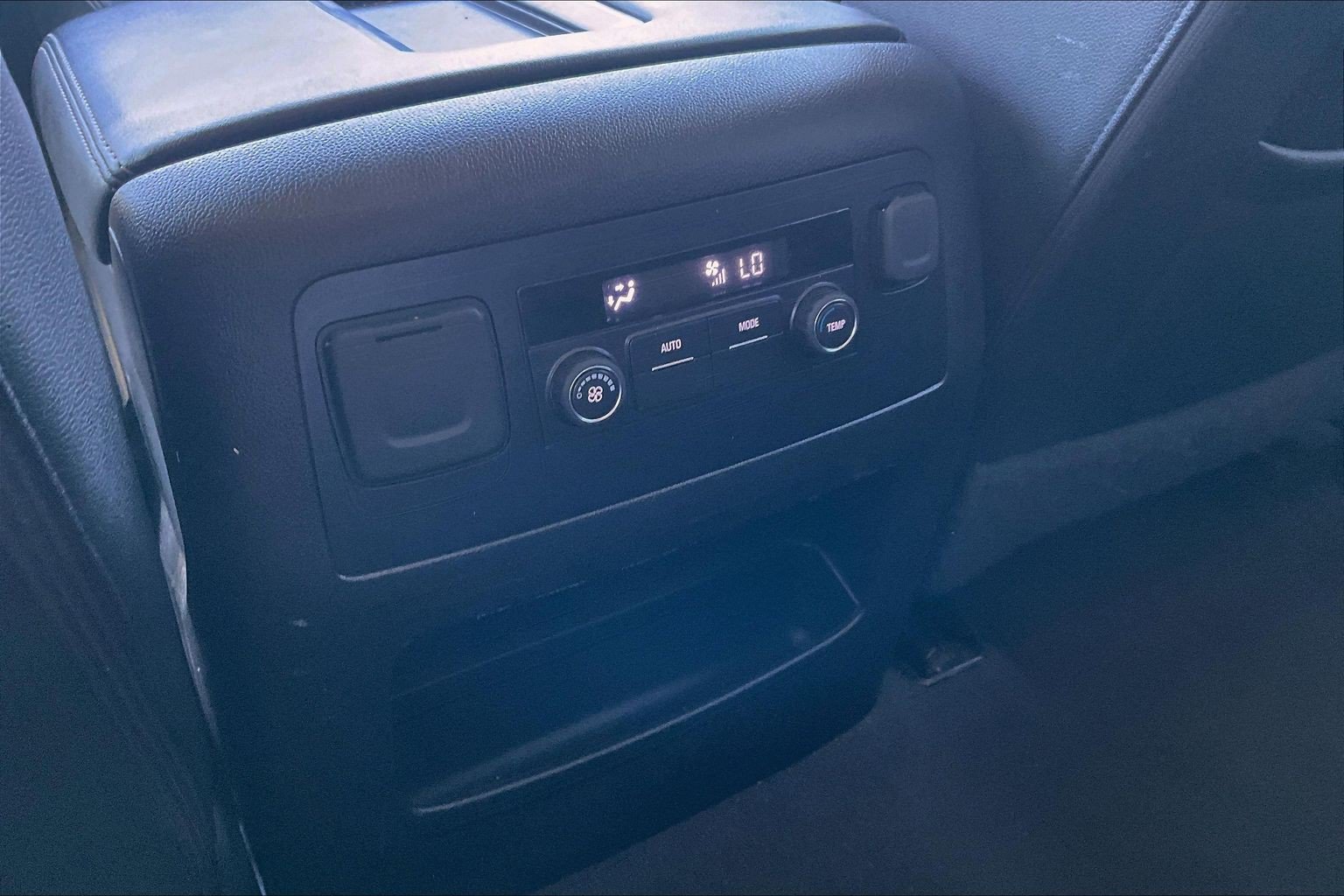 Used 2019 Chevrolet Suburban LT AWD/4WD image 10