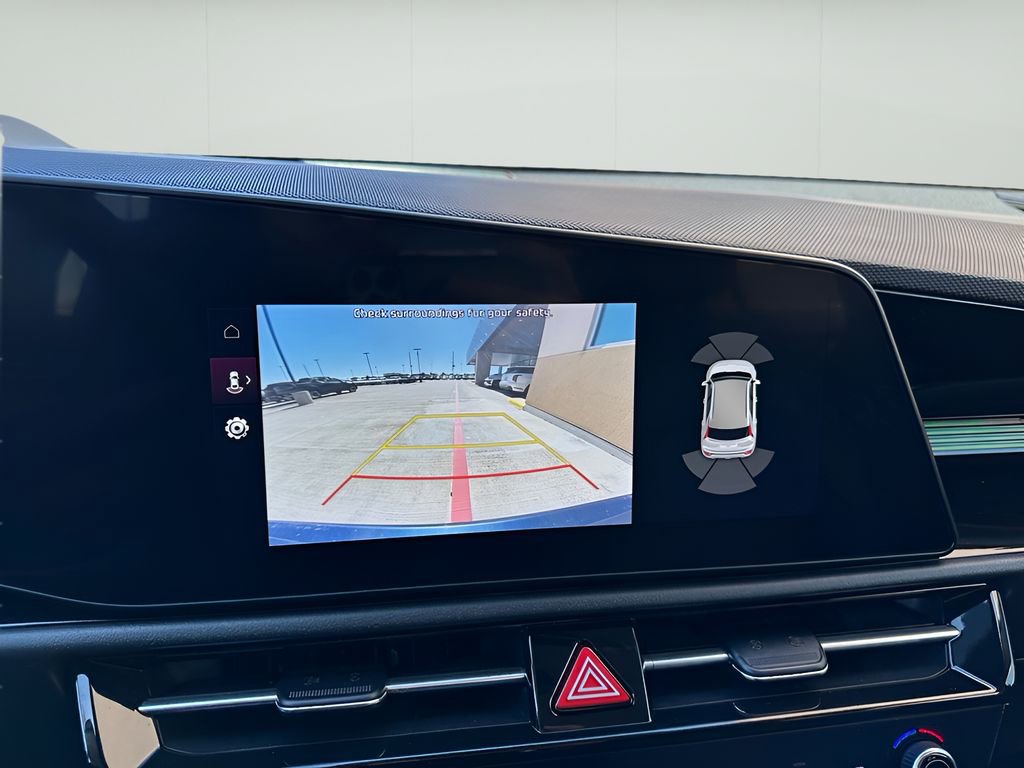 Used 2023 Kia Niro SX Touring image 21