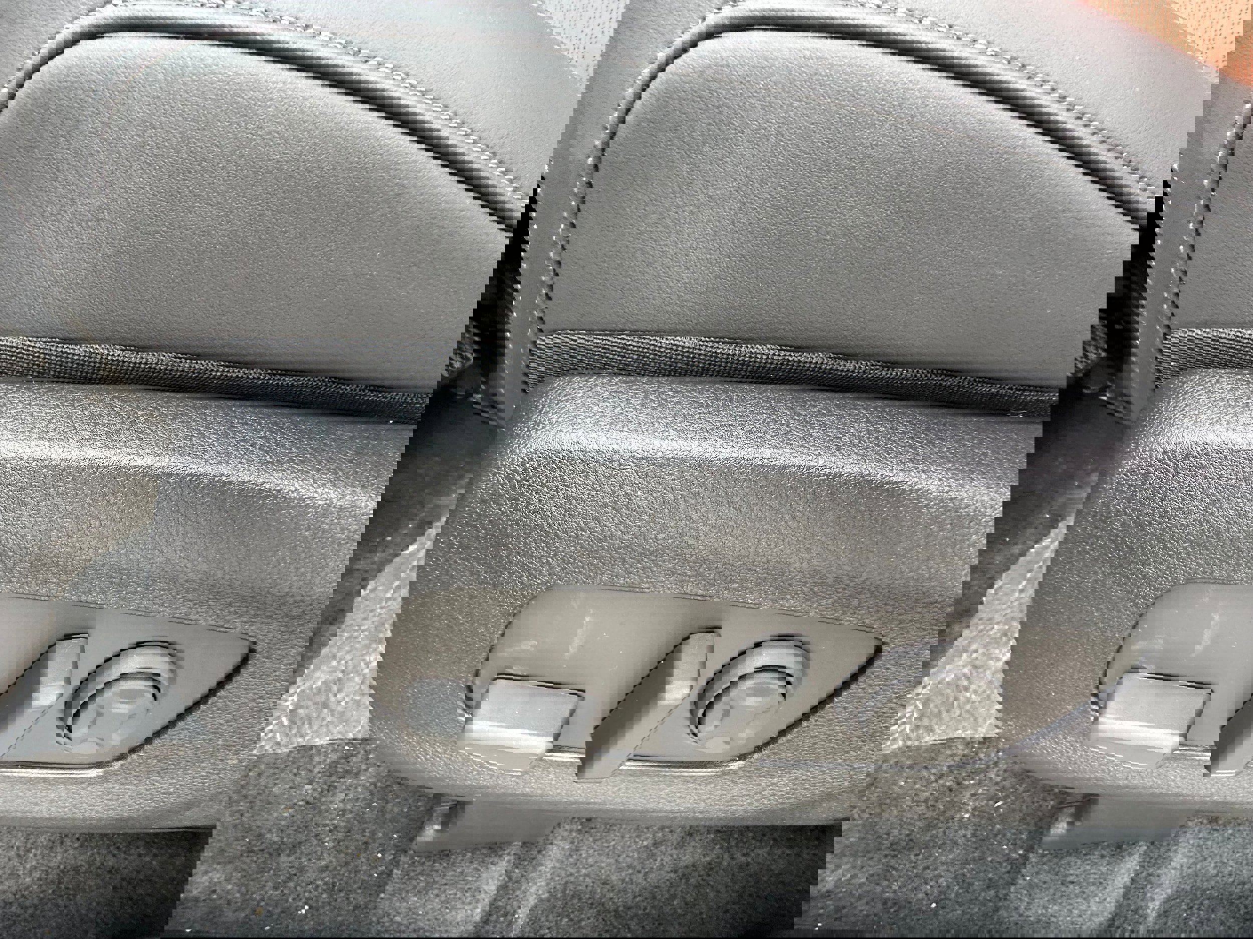 New 2026 Kia Carnival EX image 28