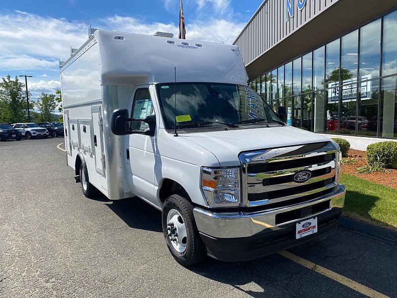 New 2026 Ford E-350 and Econoline 350 Super Duty w/ Power Equipment Group RWD image 3