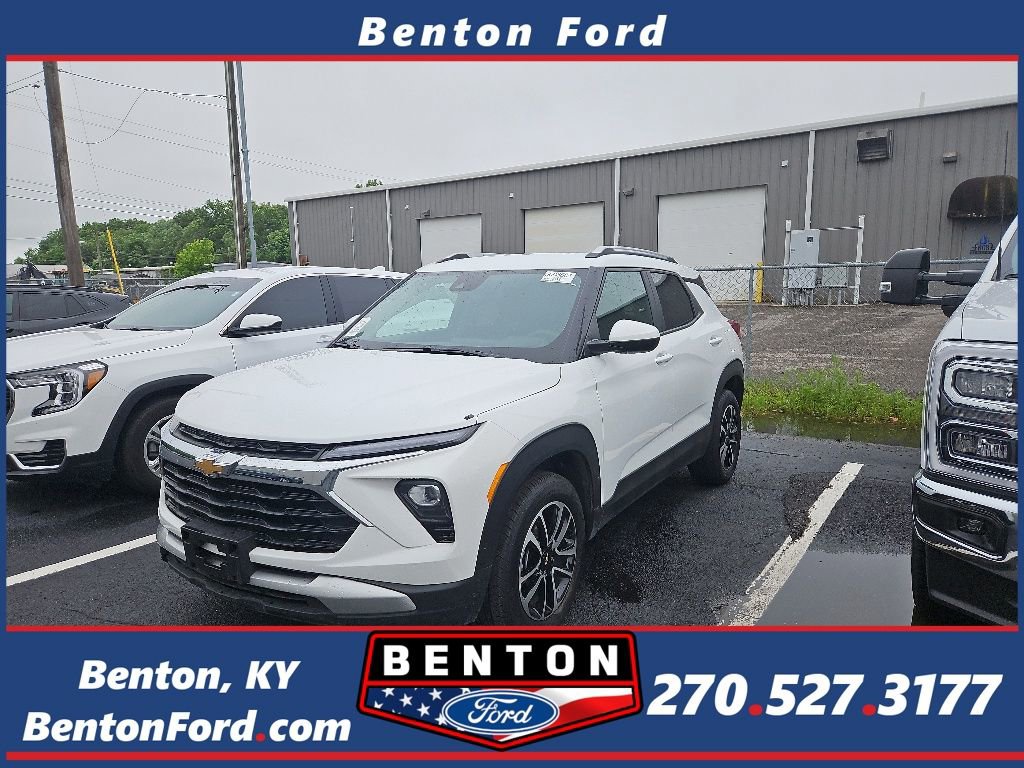 Used 2025 Chevrolet TrailBlazer LT AWD/4WD image 1