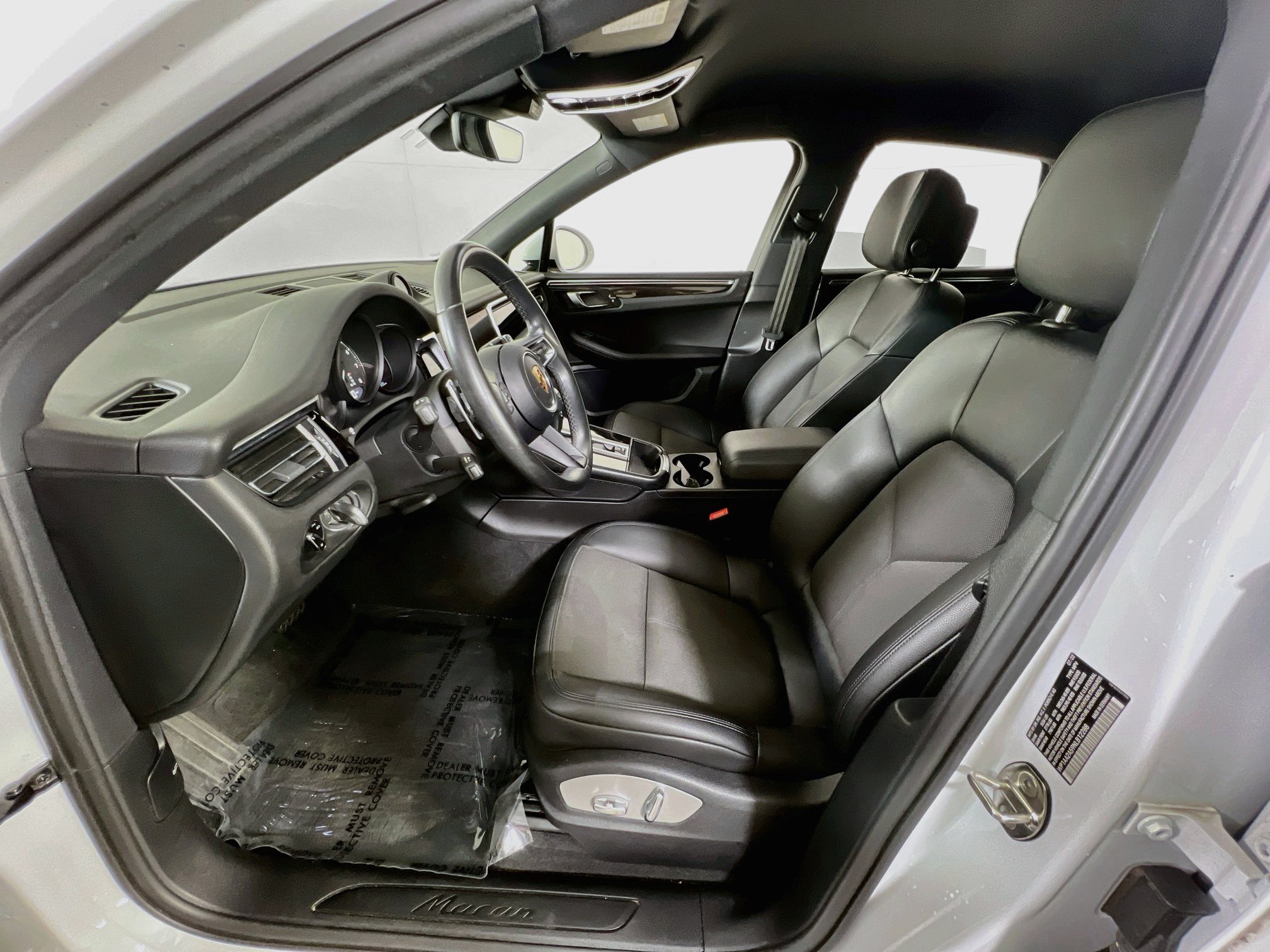Used 2022 Porsche Macan AWD/4WD image 21