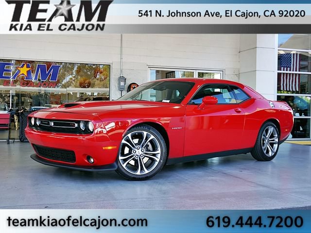 Used 2022 Dodge Challenger R/T RWD image 2