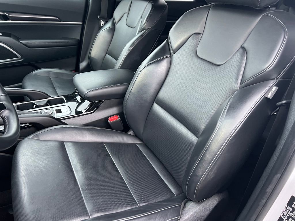 Used 2025 Kia Telluride S image 10