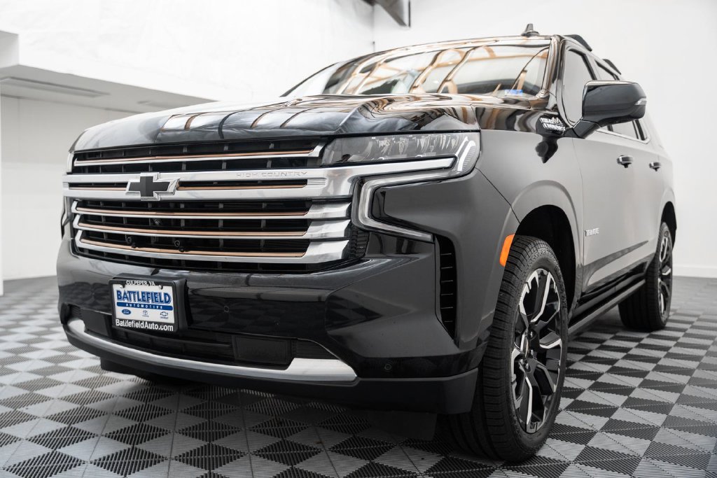 Used 2022 Chevrolet Tahoe High Country AWD/4WD image 3