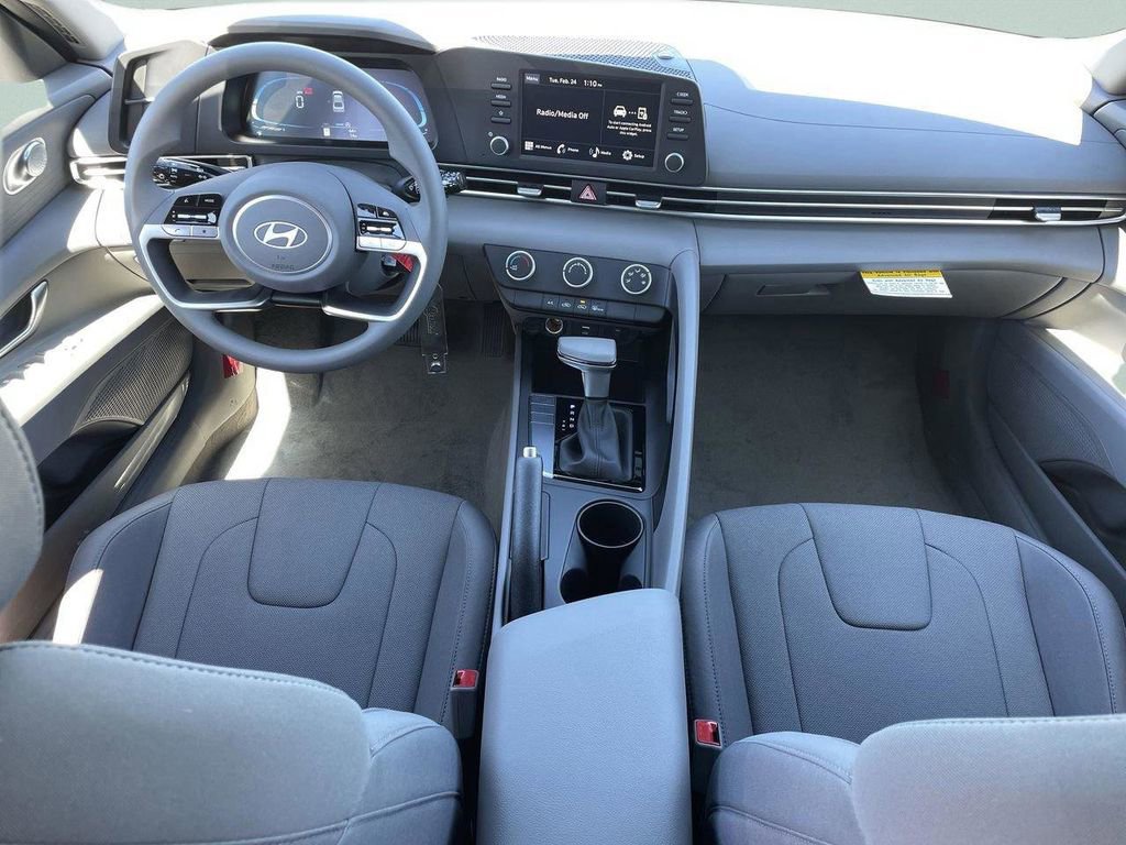 New 2026 Hyundai Elantra SE image 17