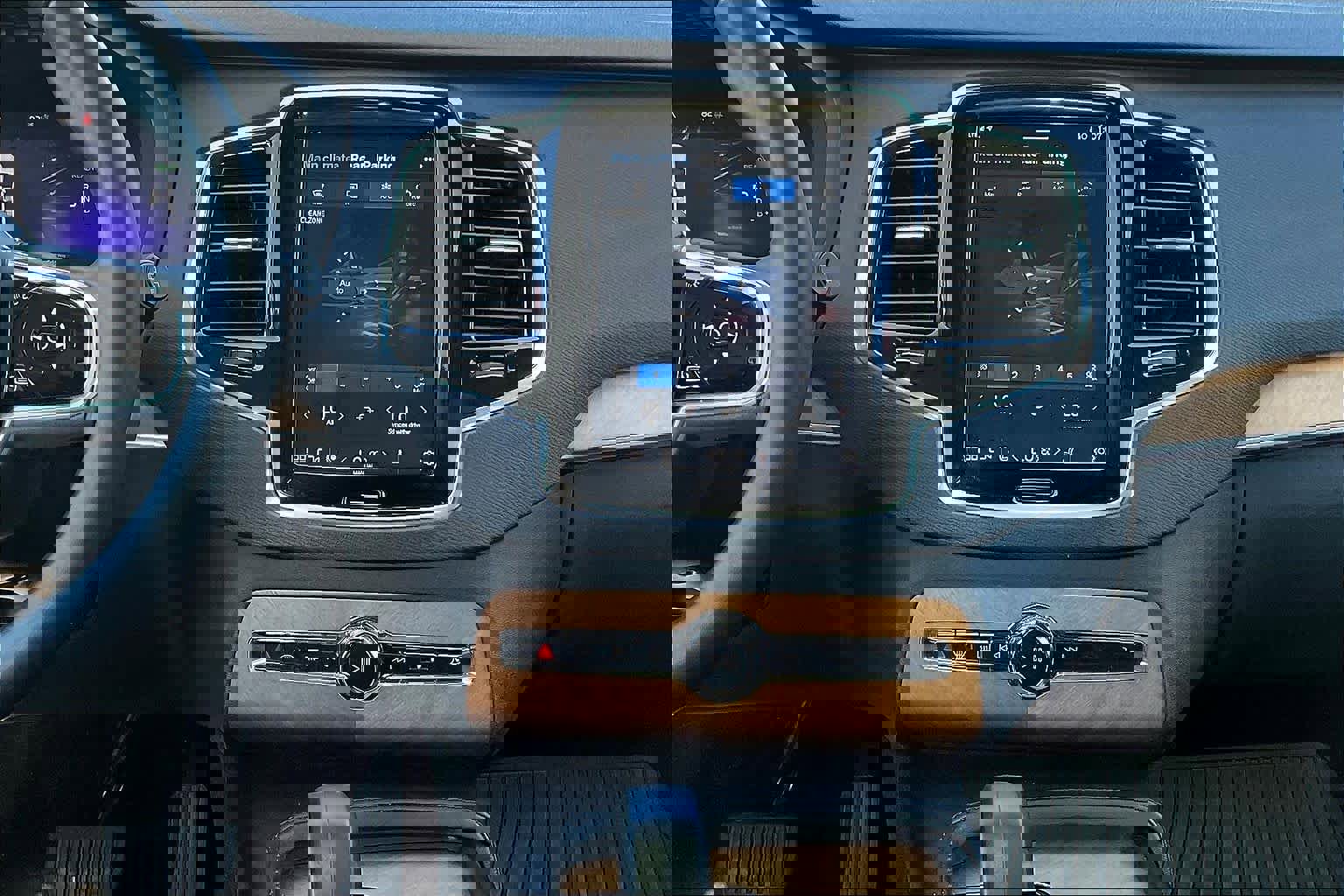 Used 2023 Volvo XC90 T8 Plus w/ Protection Package image 9