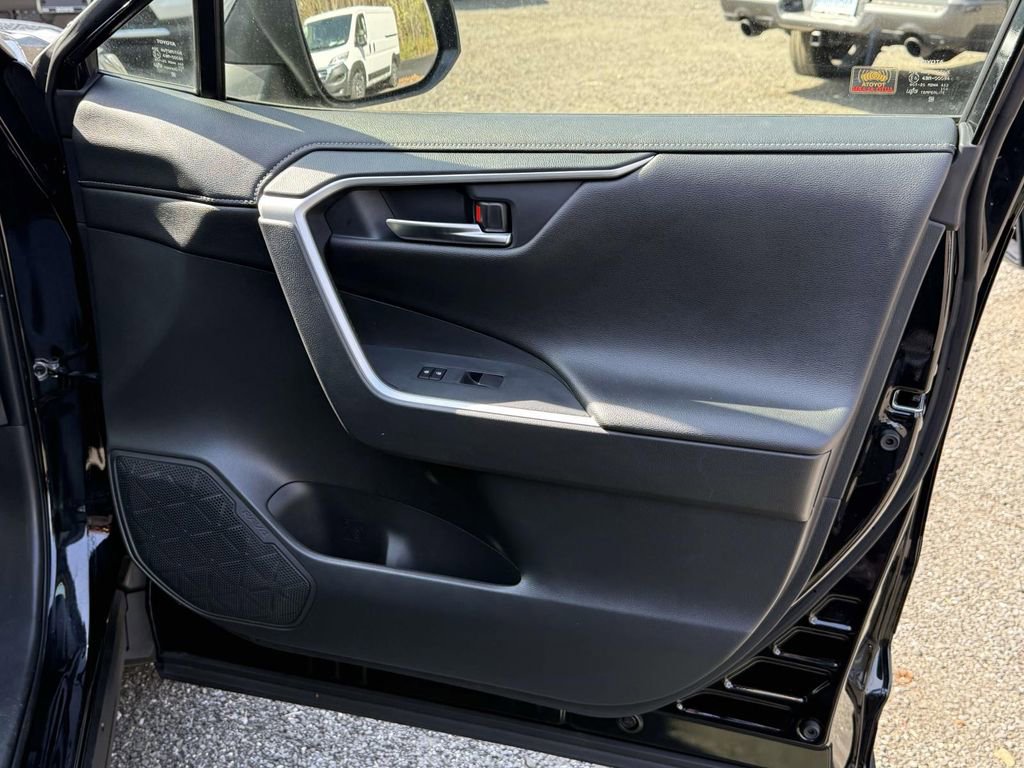 Used 2019 Toyota RAV4 Limited w/ Advanced Technology Package AWD/4WD image 7