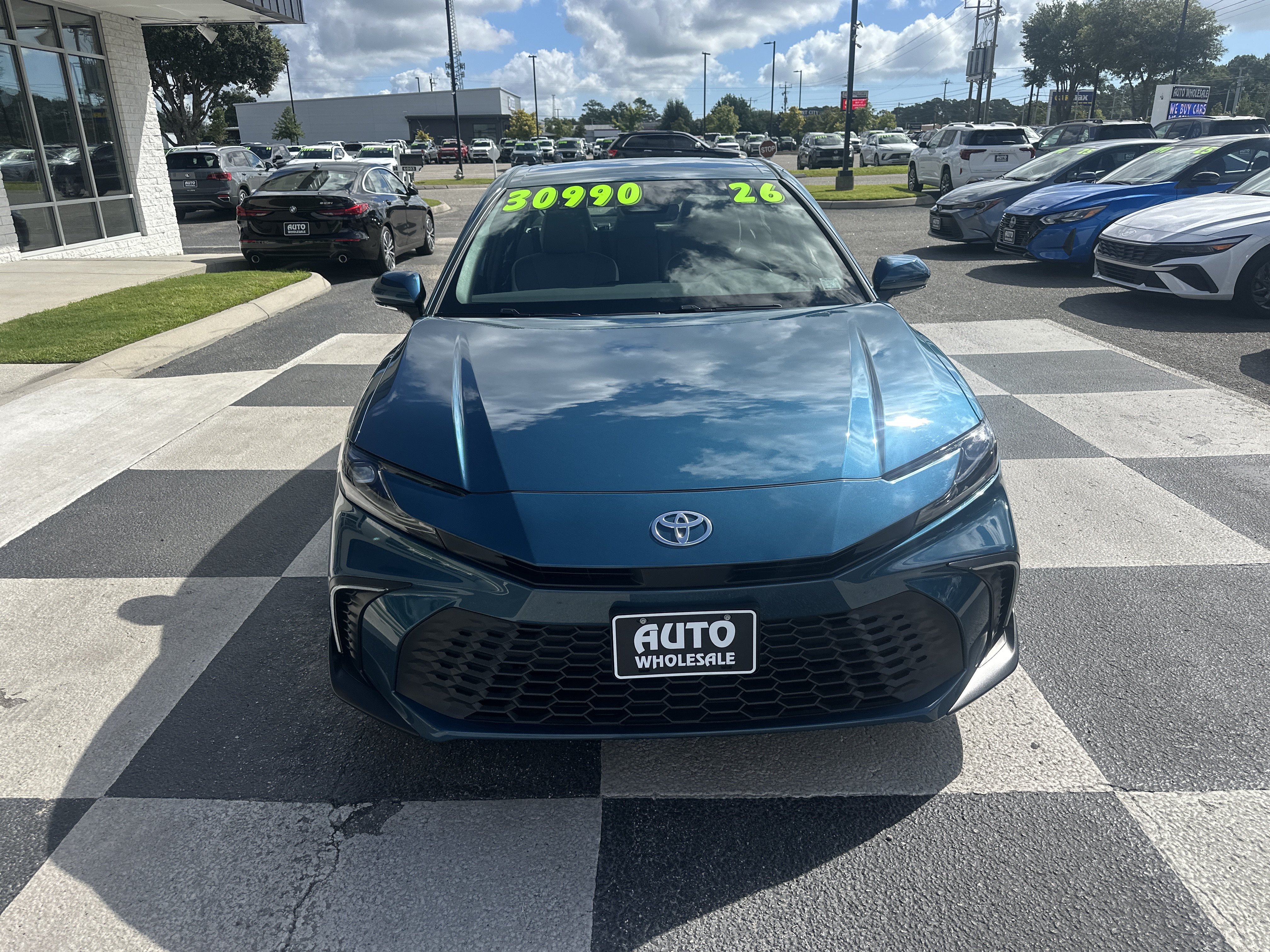 Used 2026 Toyota Camry SE w/ Convenience Package FWD image 2