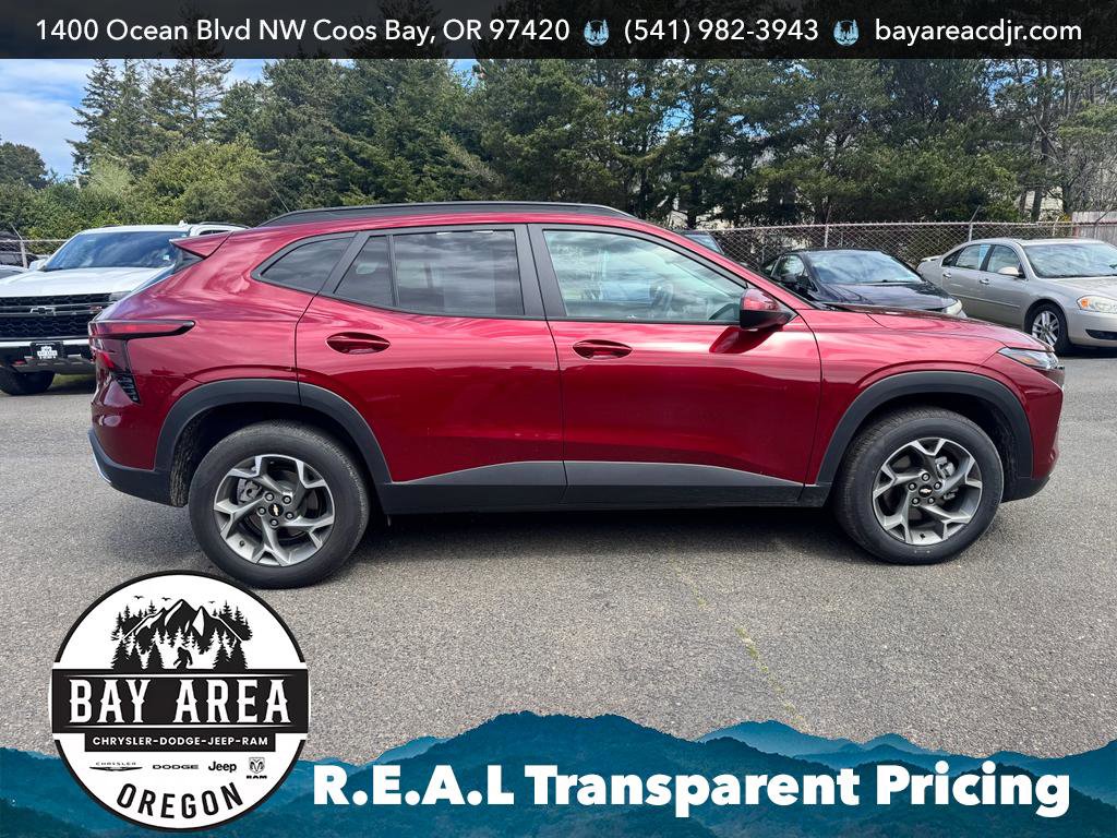 Used 2025 Chevrolet Trax LT image 7