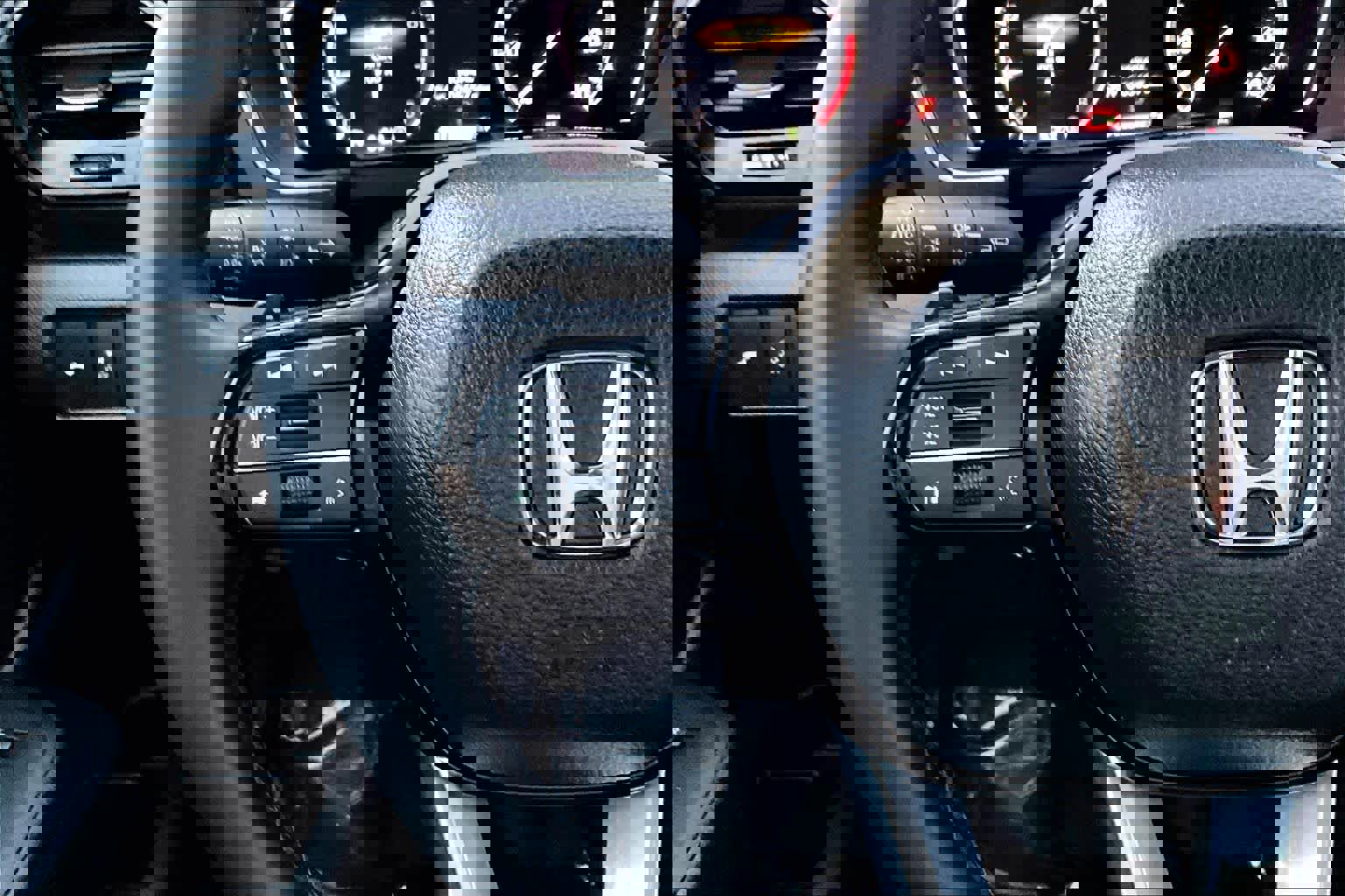 Used 2025 Honda Pilot EX-L image 23