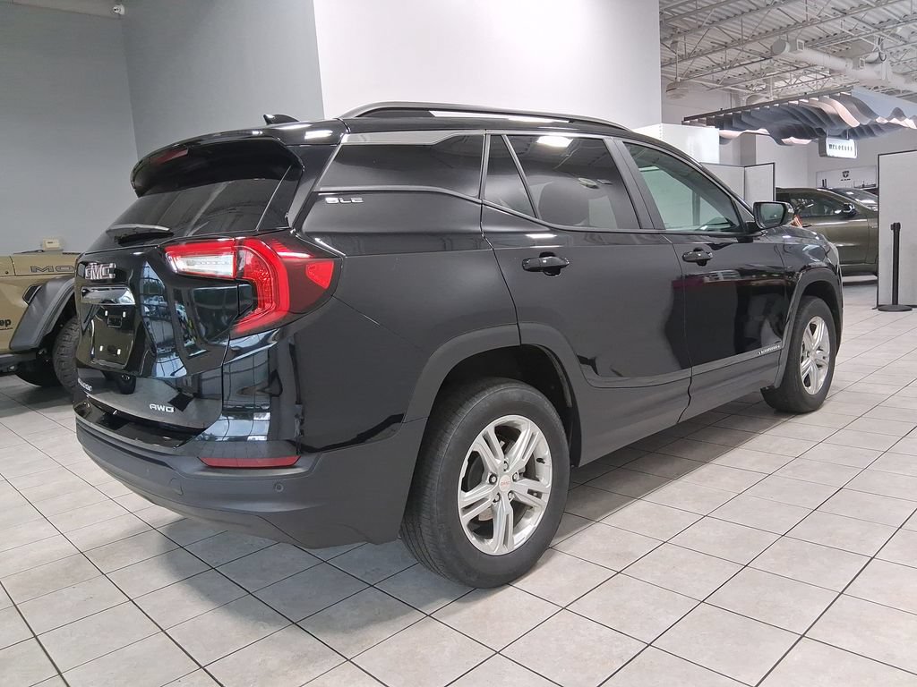 Used 2024 GMC Terrain SLE w/ Driver Convenience Package AWD/4WD image 7
