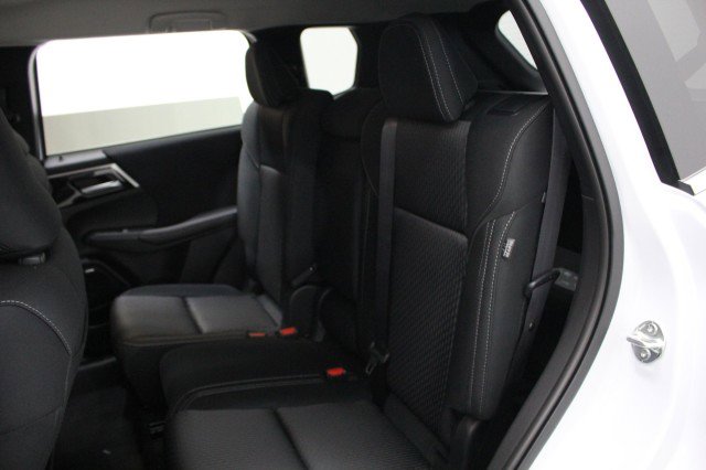 New 2026 Mitsubishi Outlander ES image 25